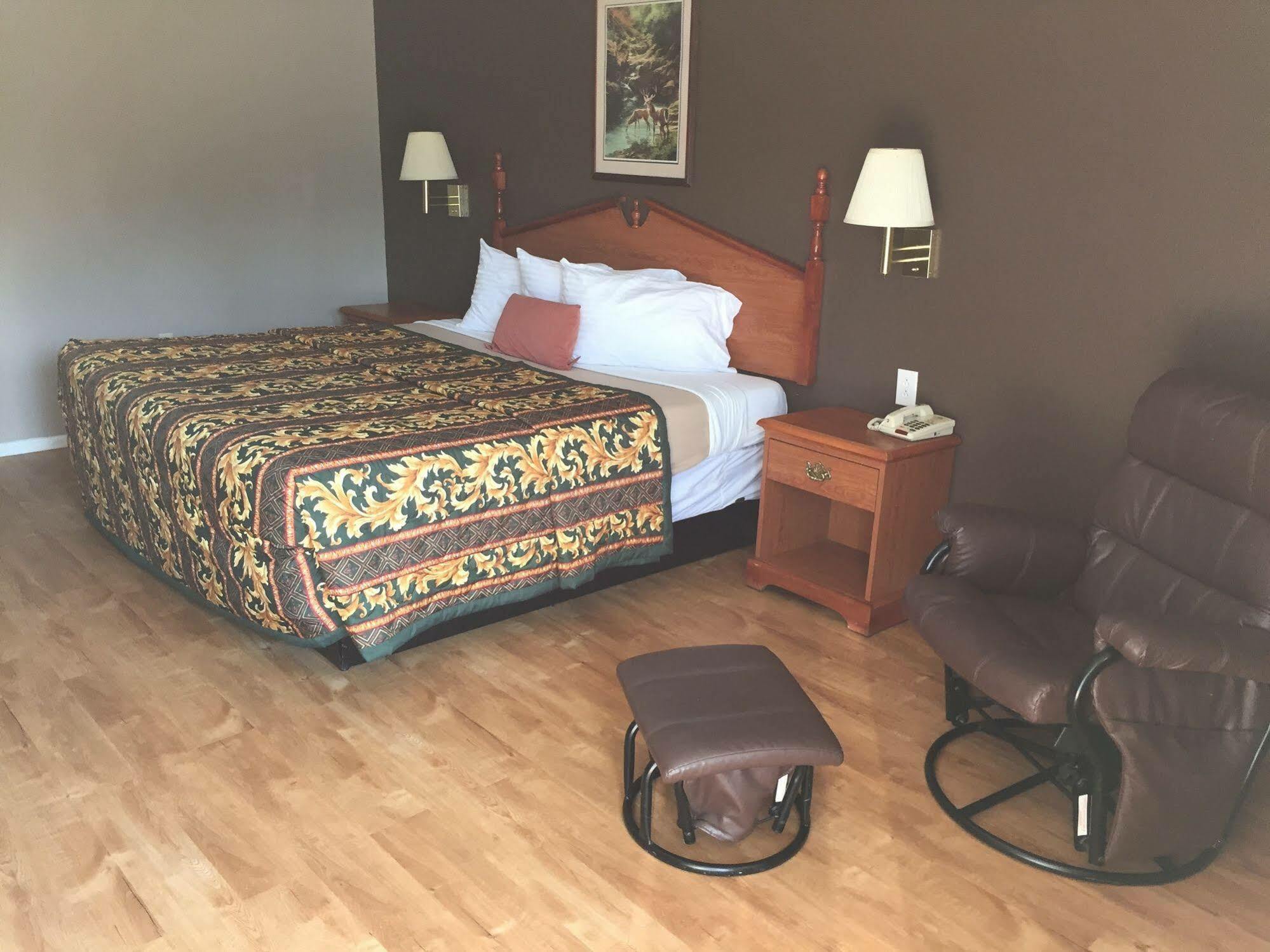 Deerfield Inn New Johnsonville Bagian luar foto